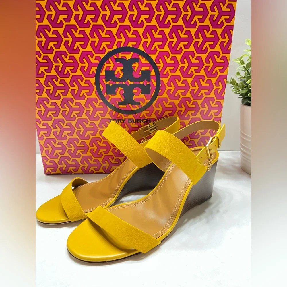 NEW Tory Burch Mini Benton Women’s Leather Wedge Back Strap Sandals Mustard 5.5